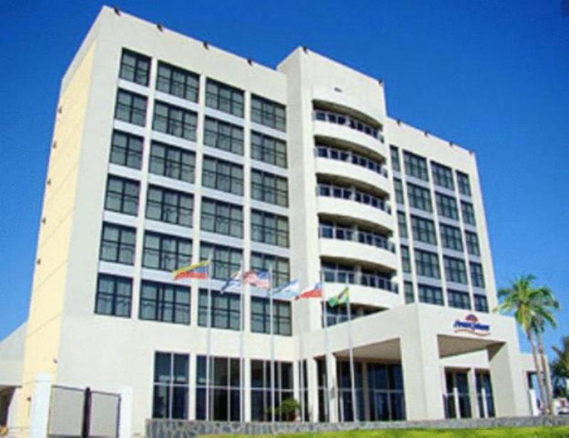 Howard Johnson רמאלו מראה חיצוני תמונה